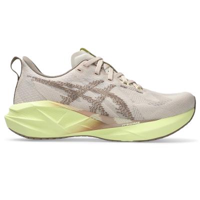 Tênis ASICS Novablast 5 - Feminino - Bege/Marrom