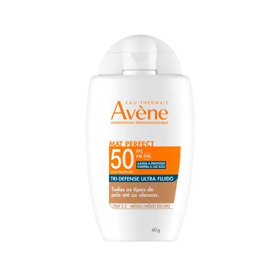 Avène Mat Perfect Tri-Defense Ultra Fluido Protetor Solar Facial Tom 2.5 Médio/Médio Escuro FPS 50 40g