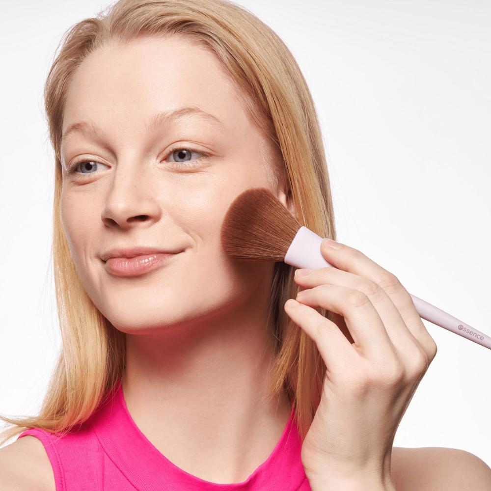 Essence 01 Powdered Perfection Pincel para Pó Roxo - 3
