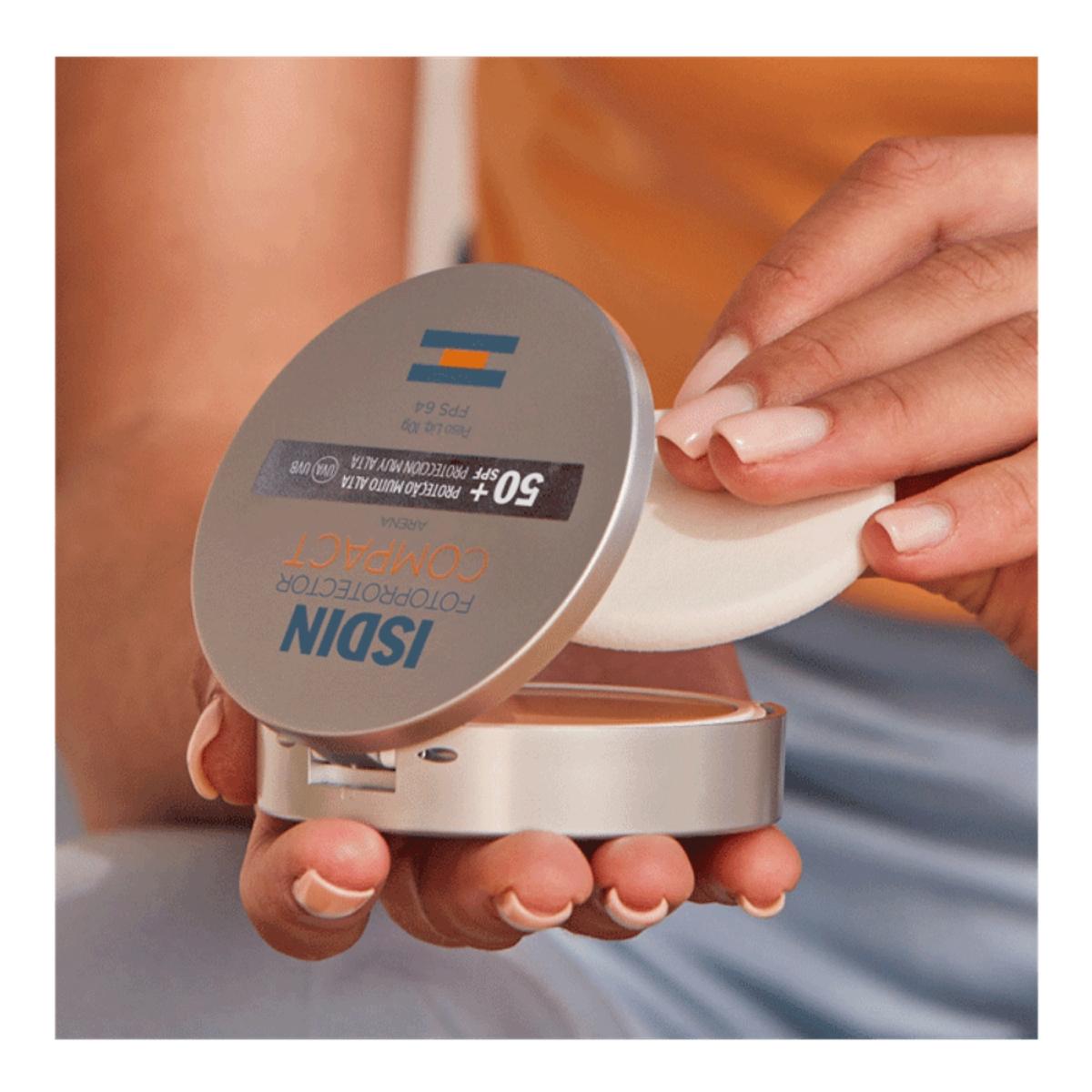 Protetor Solar Facial Isdin Compact FPS 50+ Areia Pó Compacto 10g - 3