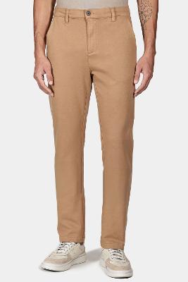 Calça Aramis Chino Color Regular Comfort Caramelo