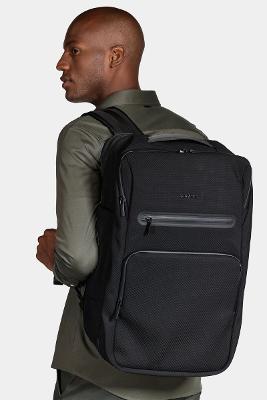 Mochila Aramis Preto om vácuo interno