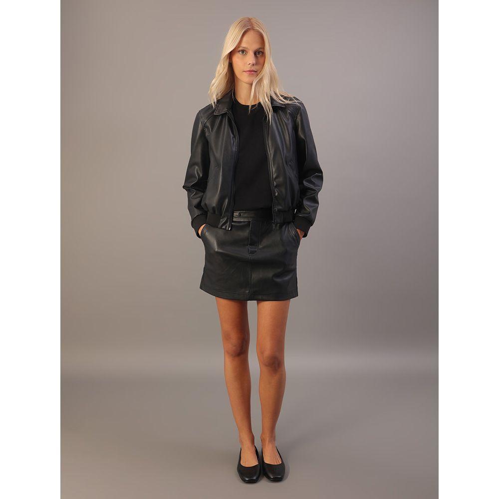 Camiseta Feminina Essentials Estampa na Barra Calvin Klein Jeans - Preto - 1