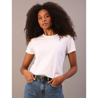Camiseta Feminina Essentials Estampa na Barra Calvin Klein Jeans - Branco