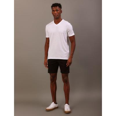 Camiseta Masculina de Algodão Essentials Estampa Logo Lateral Gola v Calvin Klein Jeans - Branco