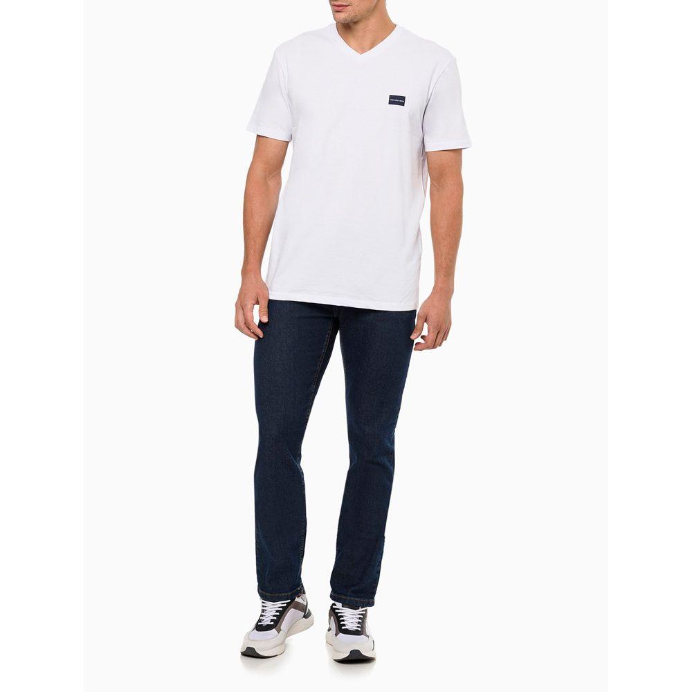 Camiseta Masculina Gola v Básica Logo No Peito Calvin Klein Jeans - Branco - 2