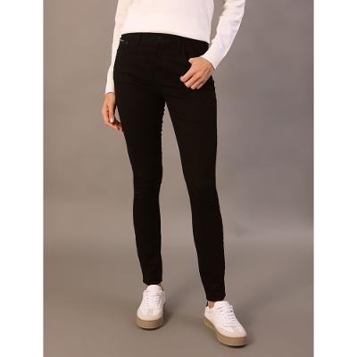 Calça Feminina Color de Sarja Infinite Black Super Skinny Cintura Média Calvin Klein Jeans - Preto