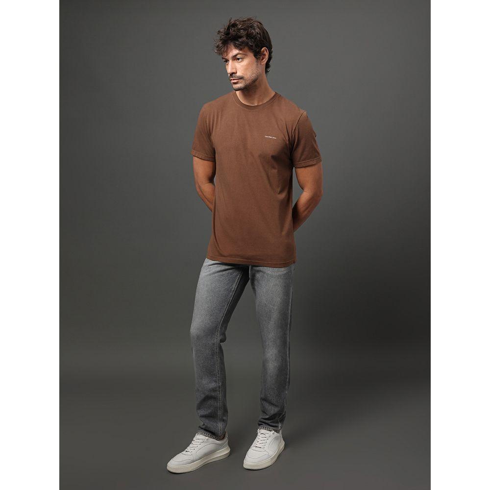 Camiseta Masculina Logo Peito Calvin Klein Jeans - Marrom - 3
