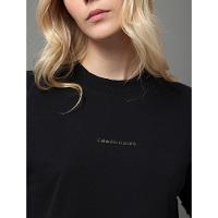 Camiseta Feminina Relevo Contraste e Foil Calvin Klein Jeans - Preto