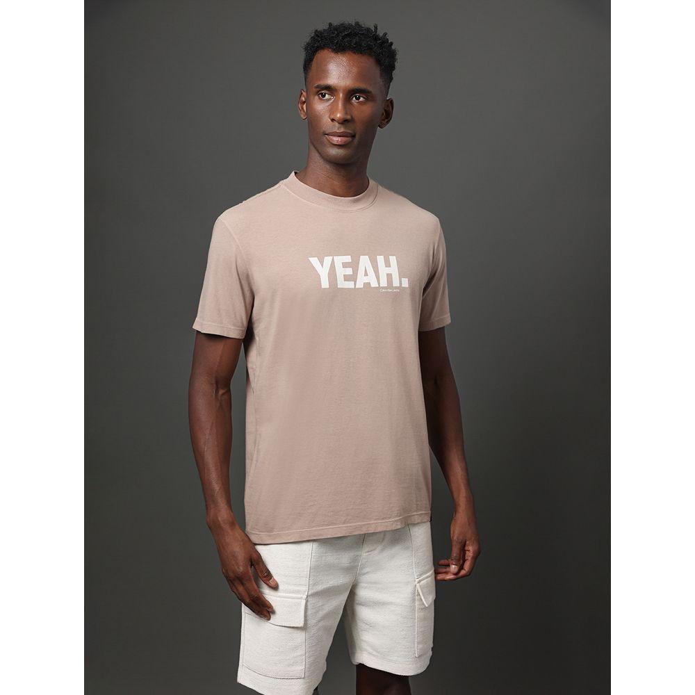 Camiseta Masculina Yeah Calvin Klein Jeans - Caqui Medio - 1