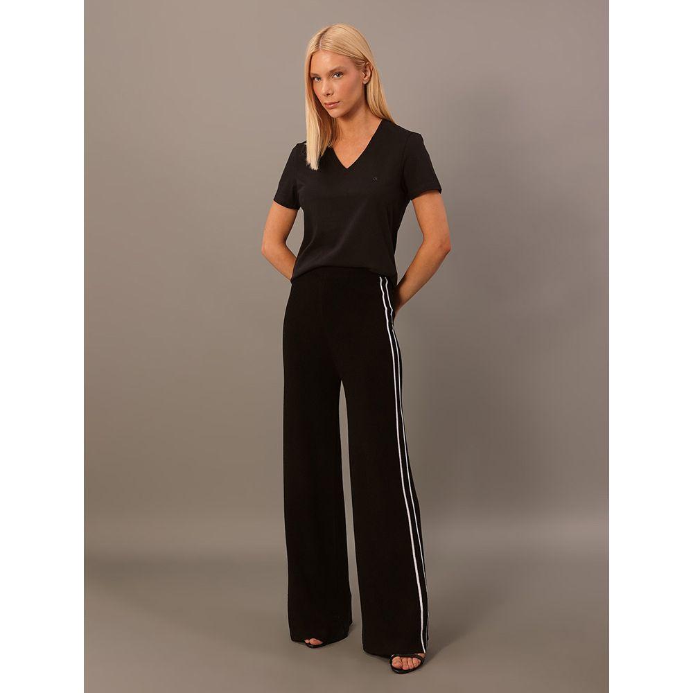 Camiseta Feminina Lisa Decote v Recorte Lateral Calvin Klein - Preto - 1