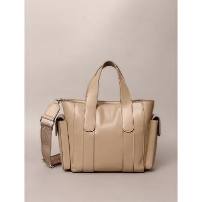 Bolsa Calvin Klein Feminina Com Bolsos Laterais - Havana