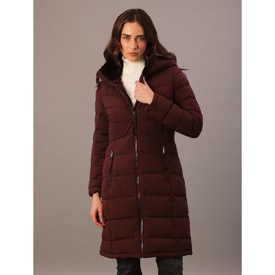 Jaqueta Longa Calvin Klein Jeans Feminino Matelassê Com Capuz - Bordo