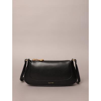 Bolsa Ck Crossbody Com Pingente Dourado - Preto