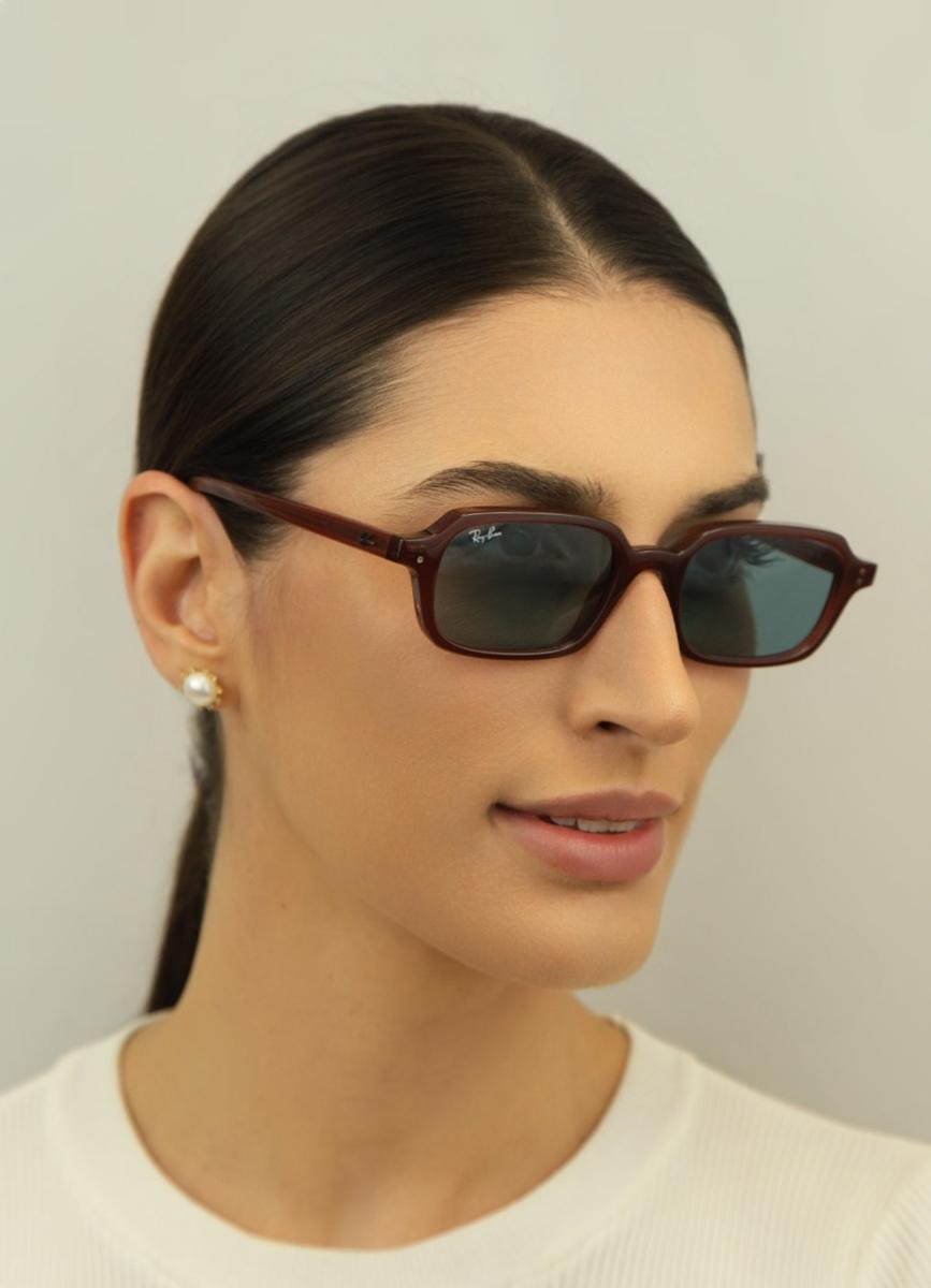 Óculos de Sol Ray-Ban Zuri 0RB4455 68098052 Acetato Vermelho Escuro com lentes na cor Azul - 5