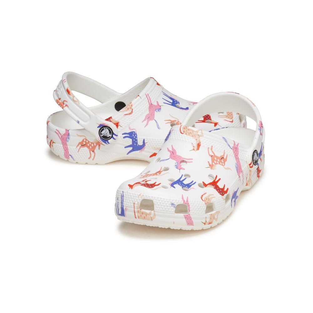 Sandália crocs classic character print clog t unico - 4