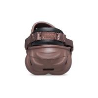 Sandália crocs echo clog truffle - 7