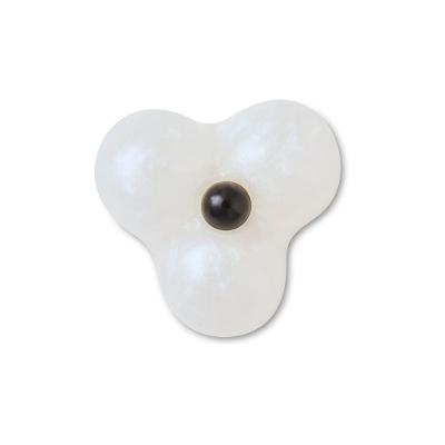 Jibbitz™ Floral Branco Expressivo Único