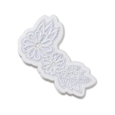 Jibbitz™ Elegante Floral Branco Único