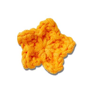Jibbitz™ Estrela Laranja Crochê Artesanal Único