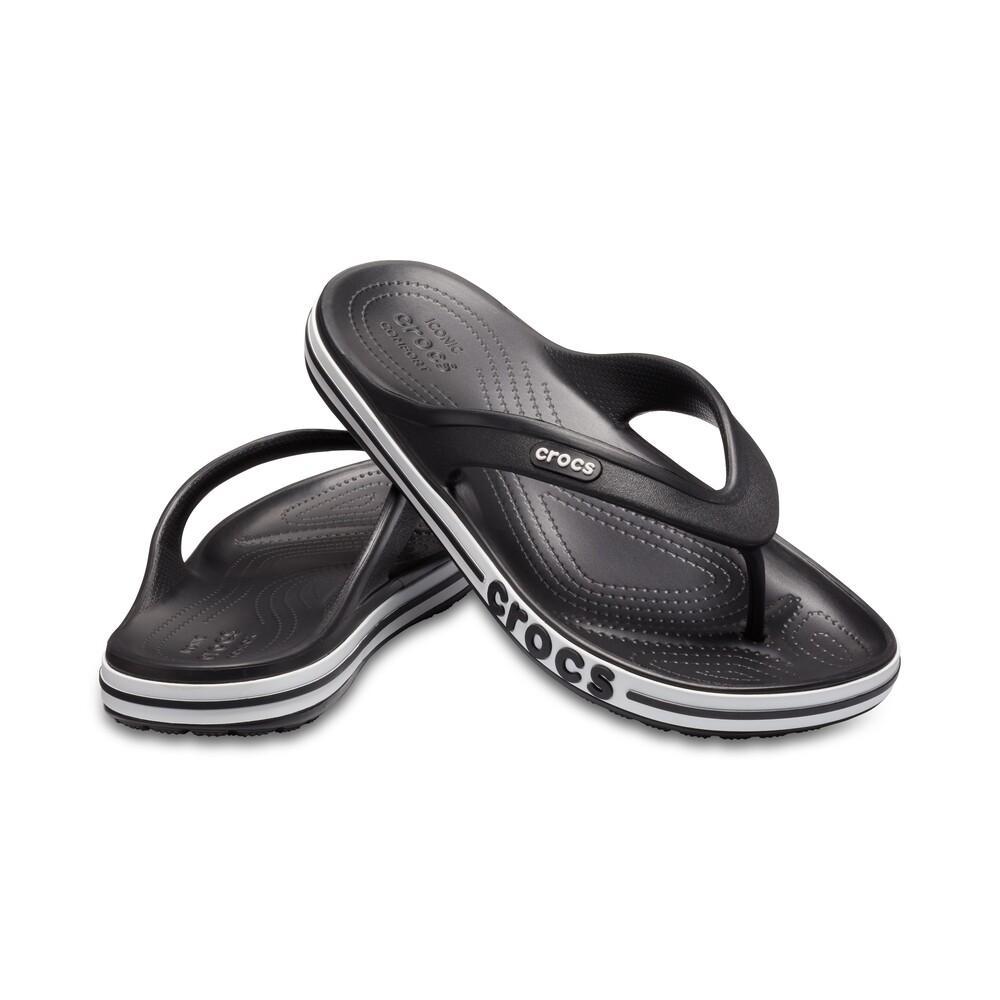 Chinelo crocs bayaband flip black/white - 3