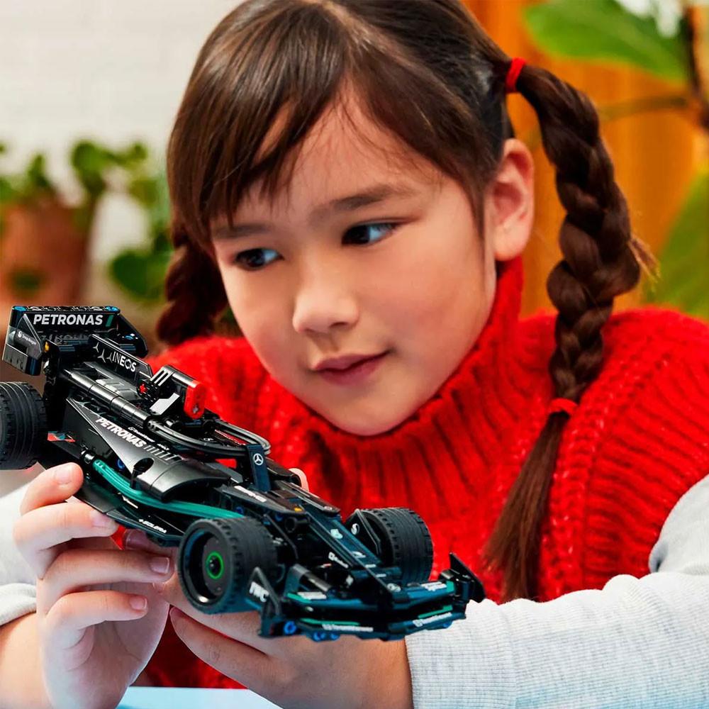 LEGO Technic Mercedes Pull Back 240 peças 42165 - 3