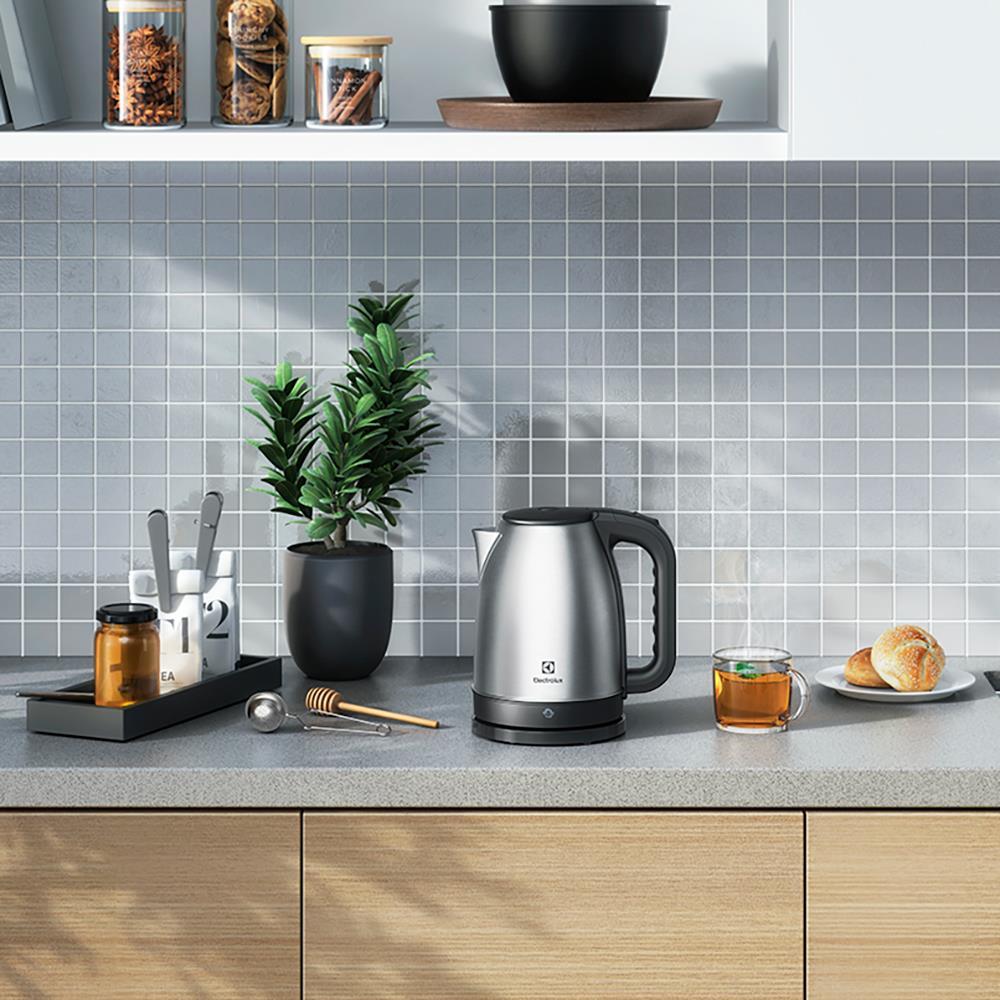 Chaleira Elétrica Electrolux Efficiente EEK10 1,8L - Aço Escovado - 6