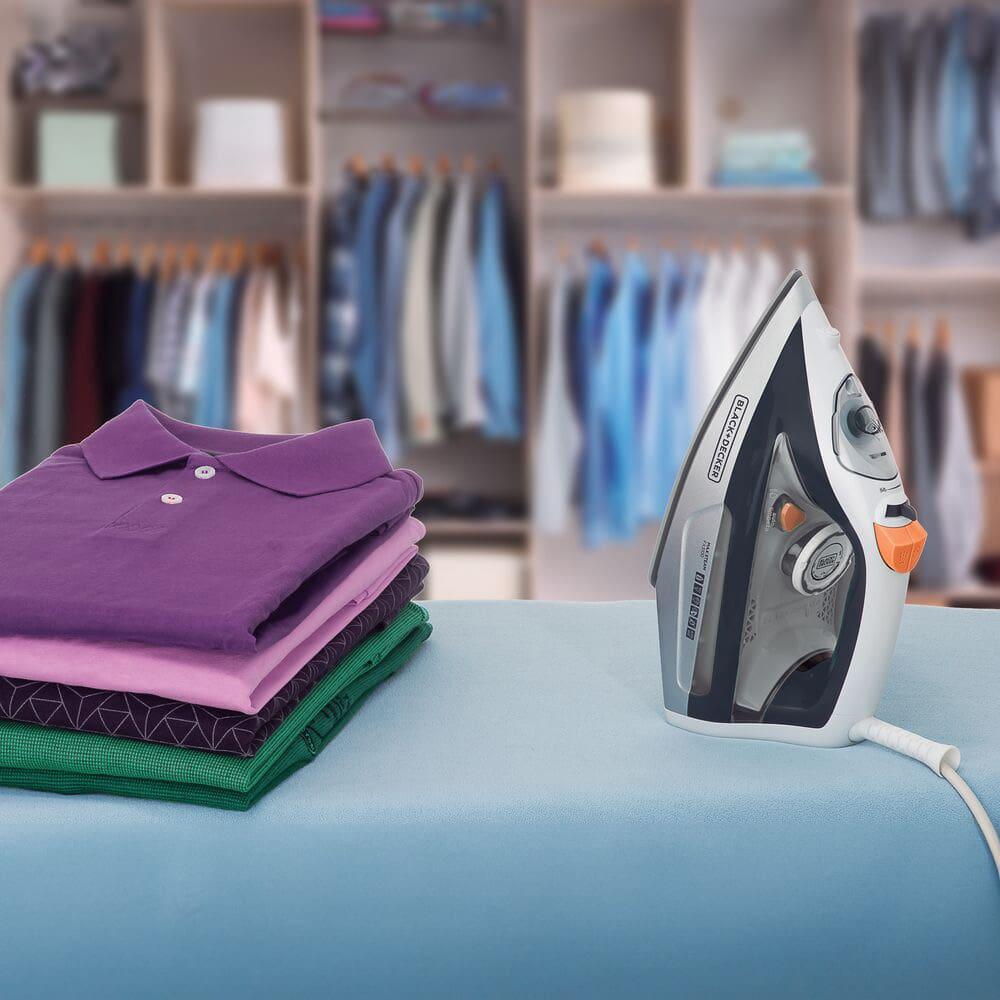 Ferro de Passar a Vapor Black Decker FX3100 com Sistema Antigotejamento - Branco e Cinza - 4