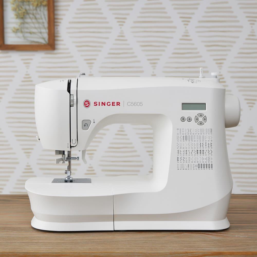 Máquina de Costura Portátil Singer C5605 - Branca - 4