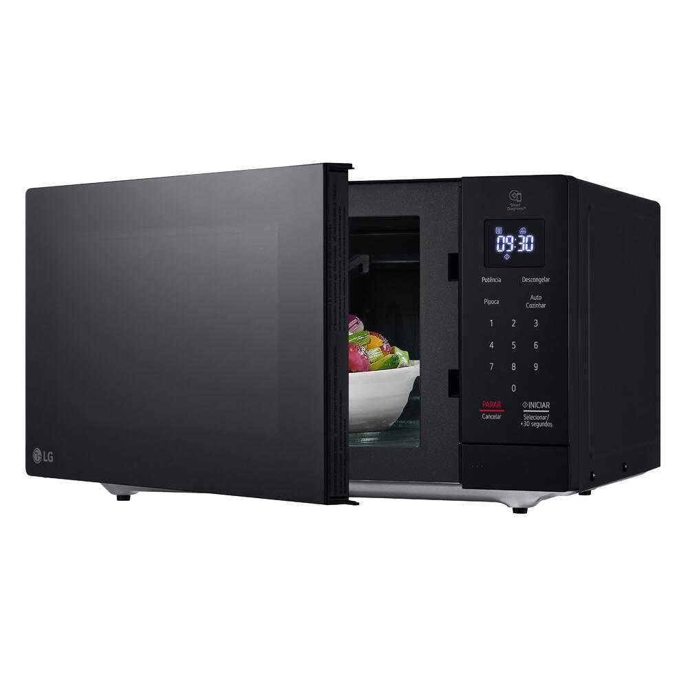 Forno de Micro-ondas LG NeoChef MS3033D com Função limpa fácil e Receitas Pré-programadas - 30 litros - 7