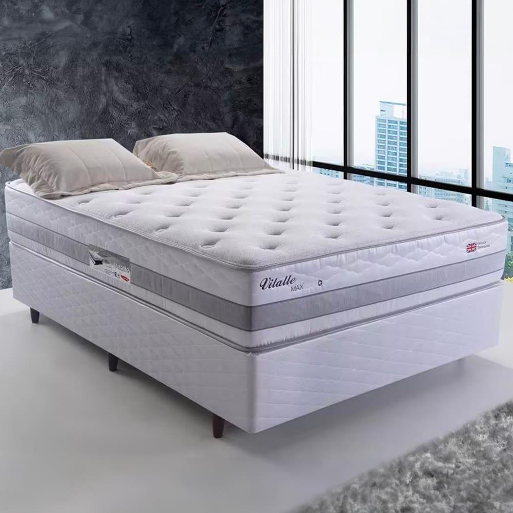Cama Box Casal Herval Vitalle com Revestimento em Tecido Poliéster, Laterais com Bordado Matelassê e Colchão com Molas Maxpring 31x138x188cm - Cinza - 1