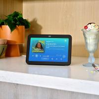 Echo Show 8 Amazon Smart Display com Alexa, Áudio Espacial e Hub de Casa Inteligente - Preto - 3