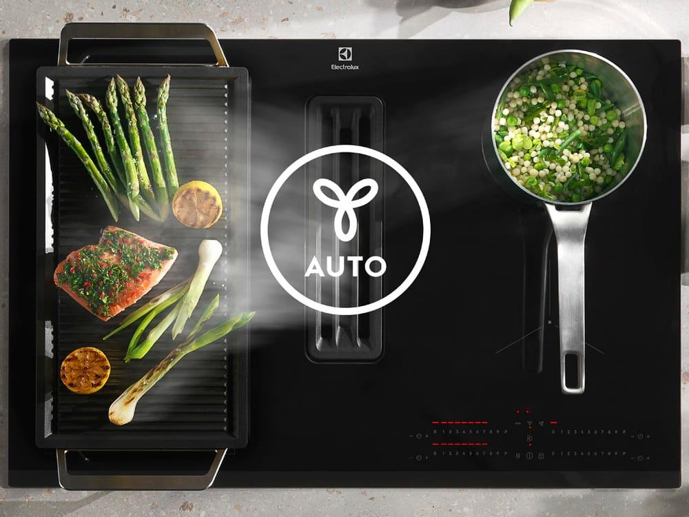 Cooktop de Indução 4 Bocas Electrolux 2 em 1 com Coifa Integrada Expert IE8CH, 9 Níveis de Potência, Display Digital e Painel Full Touch - 220V - 5
