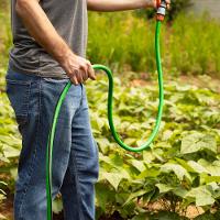 Mangueira Tramontina Flex para Jardim Verde com Faixa Preta em PVC 4 Camadas, Engate Rosqueado, Esguicho e Suporte – 20 Metros - 3