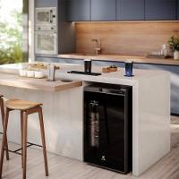 Cervejeira Home Bar Electrolux EB100 Frost Free 100L Porta de Vidro Preta - 8