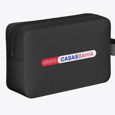 Necessaire Grupo Casas Bahia Fit Neoprene Estampa Colorida Alça Preta