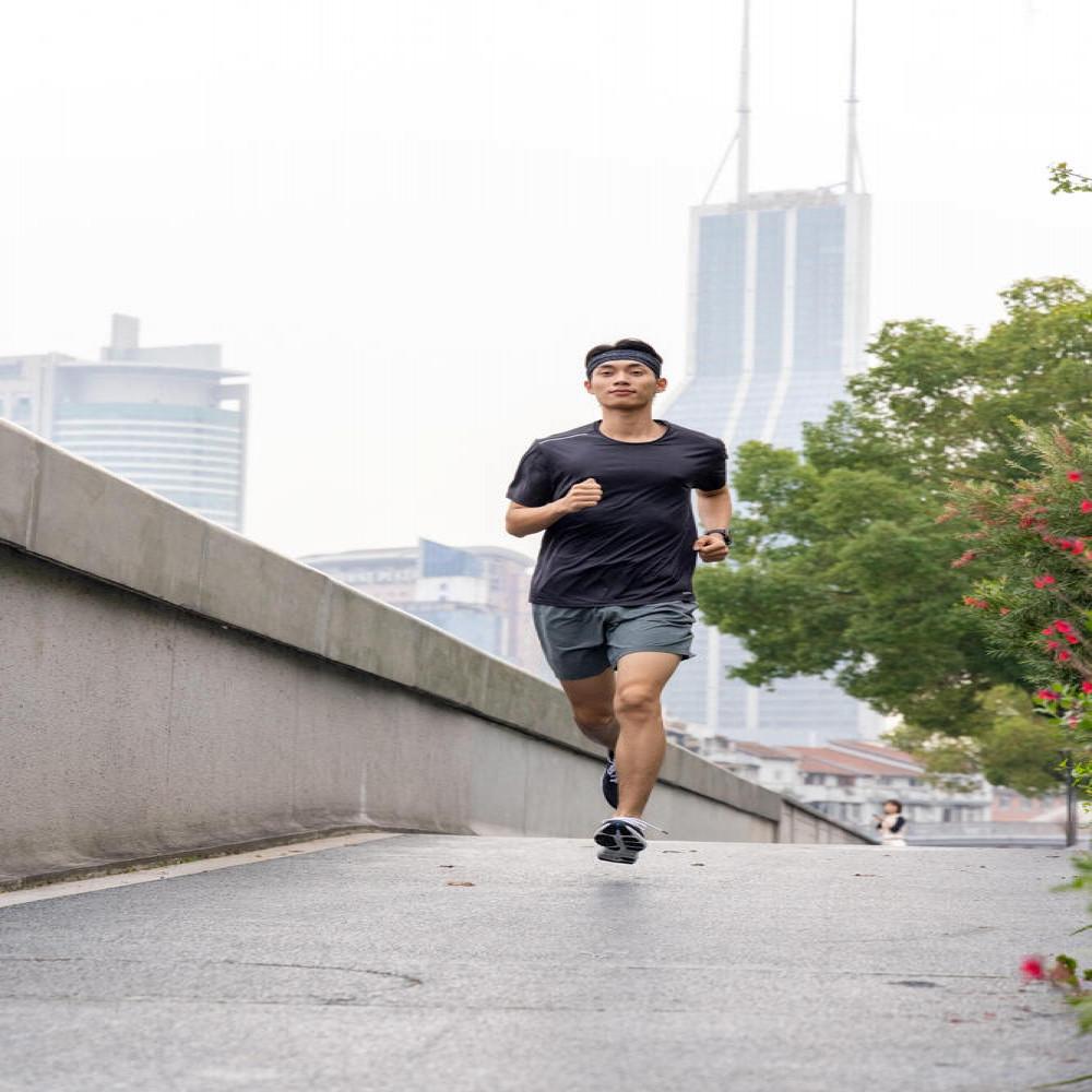 Bermuda Masculino de Corrida Dry+ Verde Kiprun - 8