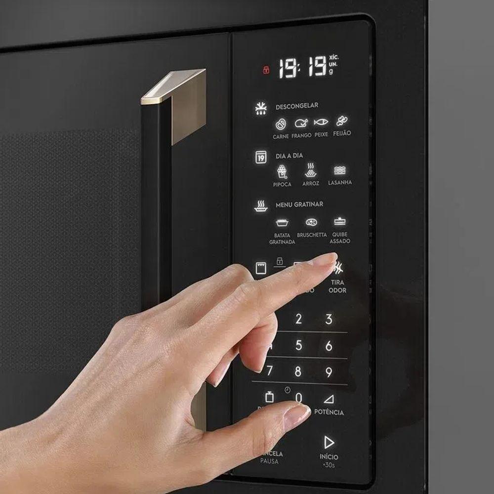 Micro-ondas de Embutir Electrolux 34L Preto com Grill Pro Series (MV43T) - 9
