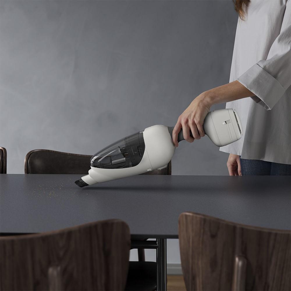 Aspirador de Pó Vertical Sem Fio Electrolux Expert Tecnologia UV até 45 min Branco (ERG50) - 3