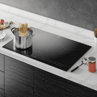 Cooktop 4 Bocas de Indução Electrolux Expert com Unicook e Timer (IE80P)