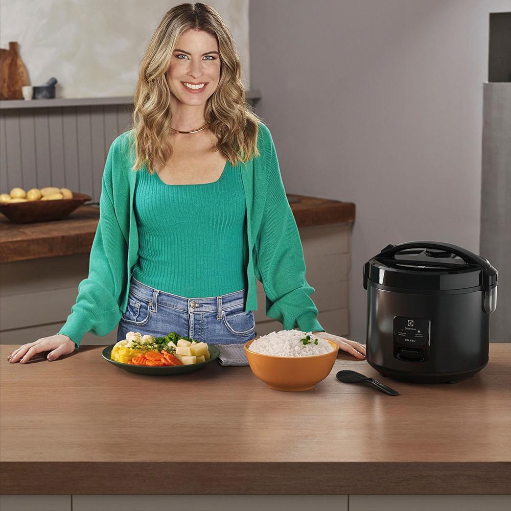 Panela de Arroz Elétrica Electrolux por Rita Lobo 3,5L Preta Efficient Visor Glass (ERC30) - 7