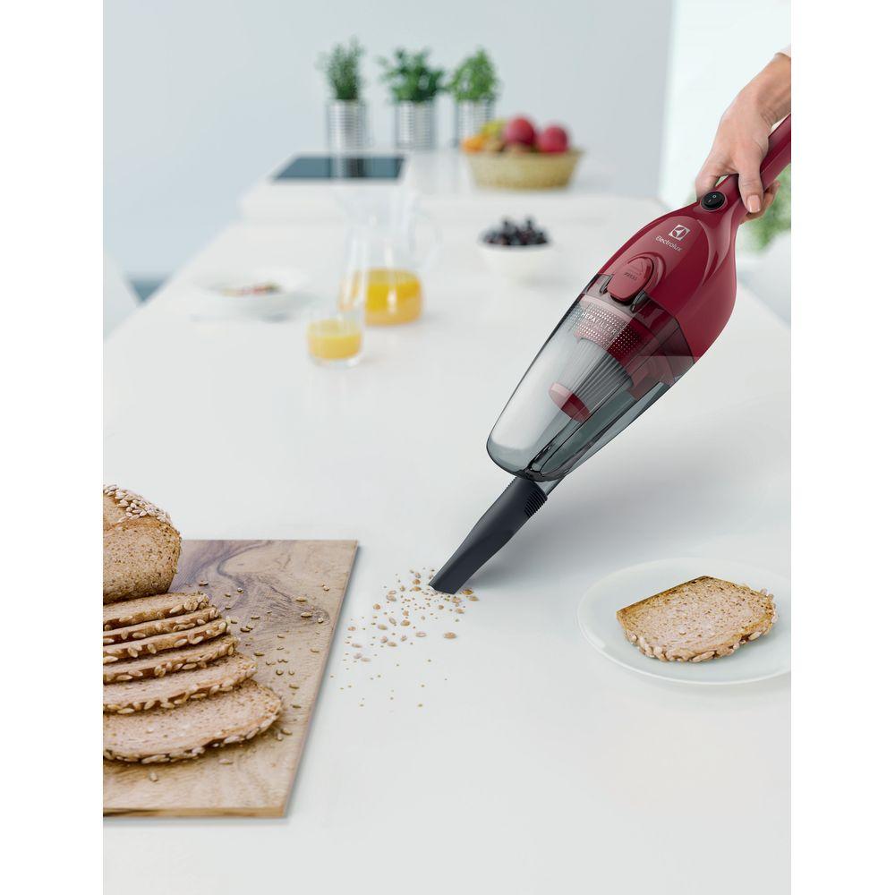 Aspirador de Pó Vertical com Fio Electrolux 1100W 2 em 1 Filtro HEPA Vermelho (STK13) - 5