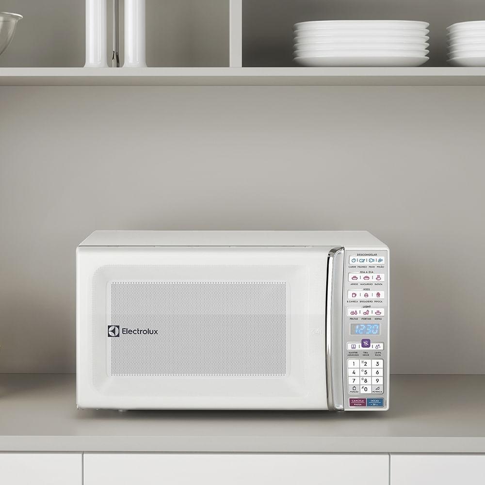 Micro-ondas Electrolux 34L Branco com Função Tira Odor e Manter Aquecido (MEO44) - 7