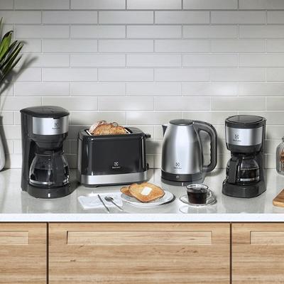 Cafeteira Elétrica Electrolux 30 Xícaras Efficient Função Manter Aquecido Cor Inox Preta (ECM20)