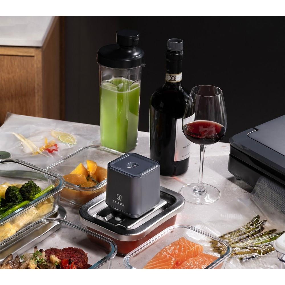 Conjunto de seladora, potes de vidro, sacos e rolhas para fechamento a vácuo Electrolux - 6