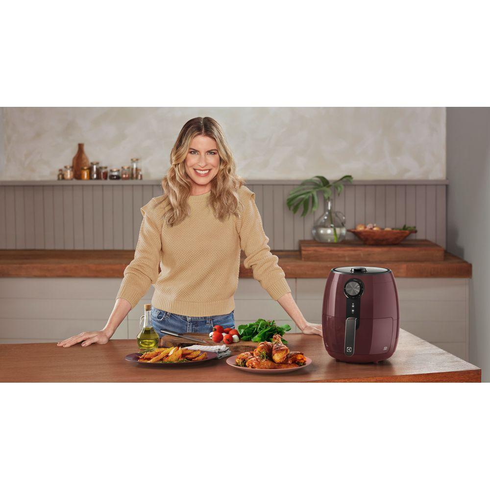 AirFryer 4,6 Litros Electrolux Efficient por Rita Lobo (EAF16) - 8