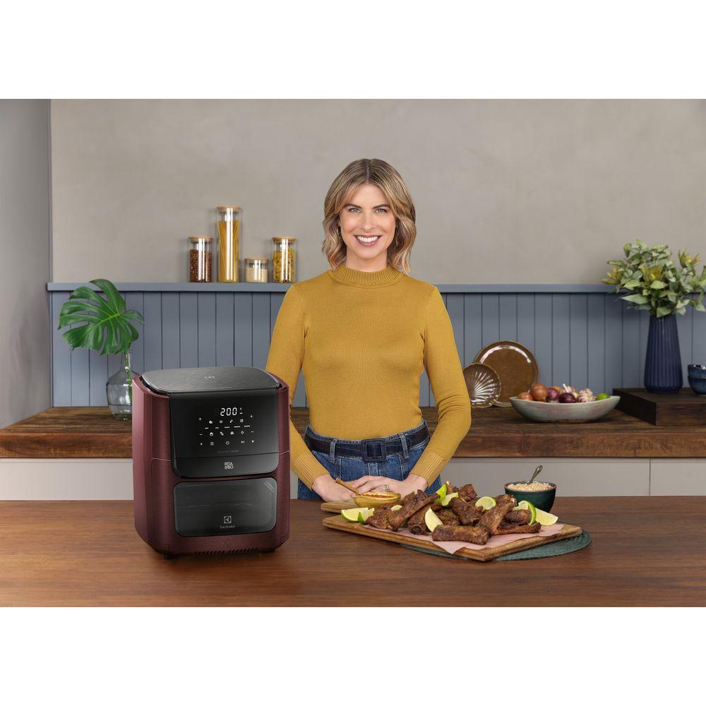 Air Fryer Oven Electrolux por Rita Lobo 12L Digital Vermelha Escura Experience 1700W (EAF86) - 9