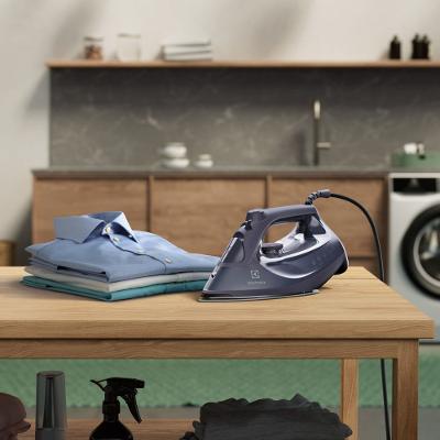 Ferro de Passar a Vapor e a Seco Electrolux Experience com PowerVapour e Desligamento Automático (ESI70)