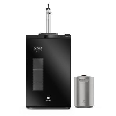 Cervejeira Home Bar Electrolux Frost Free 100L com Torre de Chopp e Barril Mini Keg 5L (EB10K)