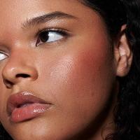 Blush Líquido MAC Strobe Dewy 4,3ml - 6